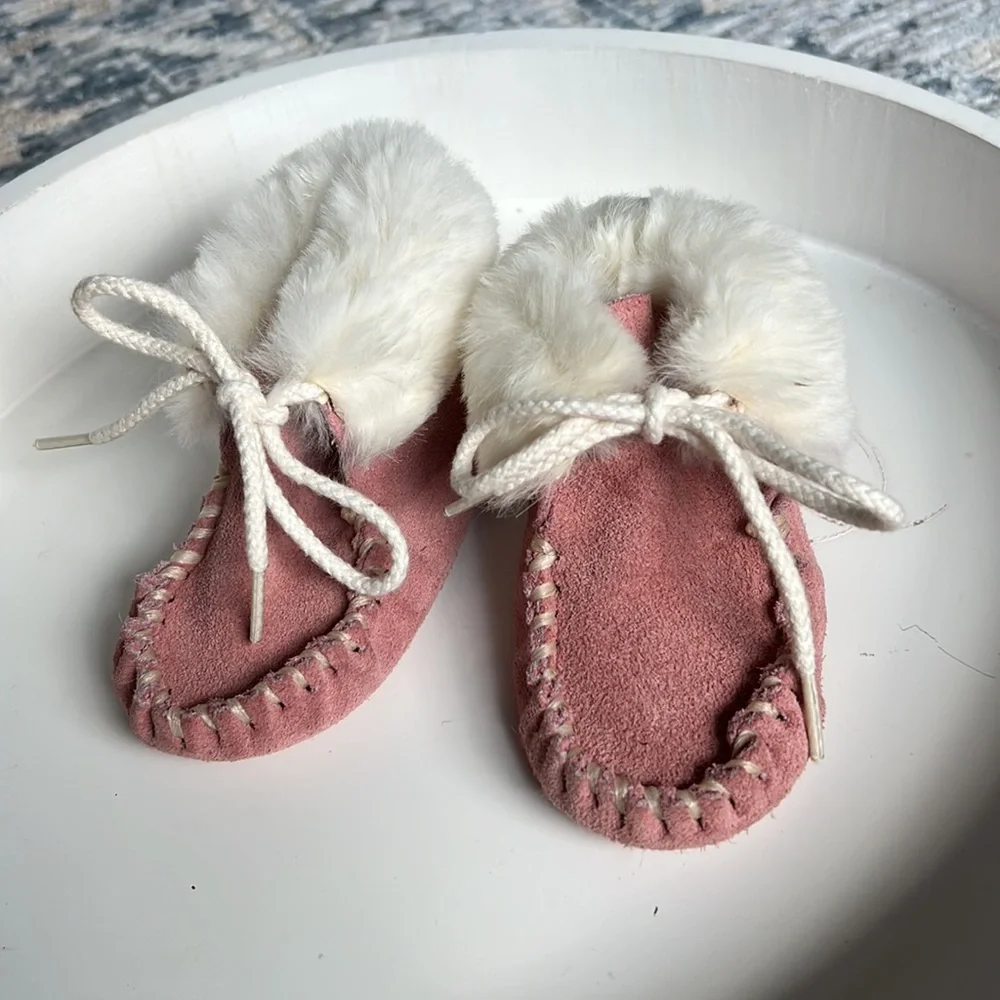 Lot of 5 slippers 🐰🐰. Pink, furry, leather. Size NB-5. - Picture 4 of 14